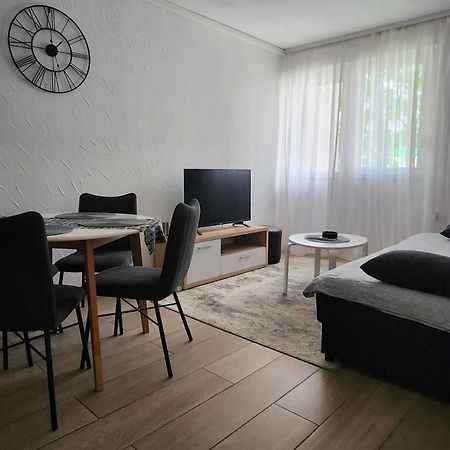Apartman Ante Vinkovci Bagian luar foto